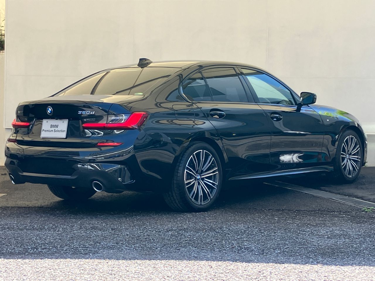 G20 320d xDrive RHD Saloon