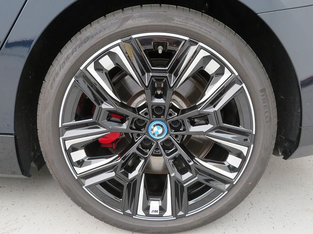 BMW i5 M60 xDrive Sedan RHD