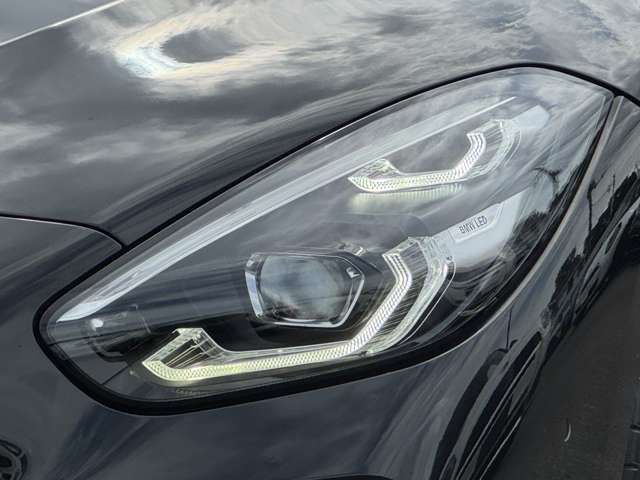 G29 z4 sDrive20i RHD