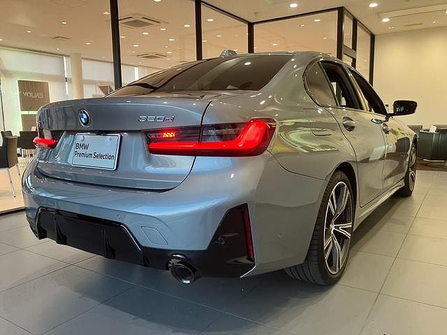 320d xDrive Berline RHD