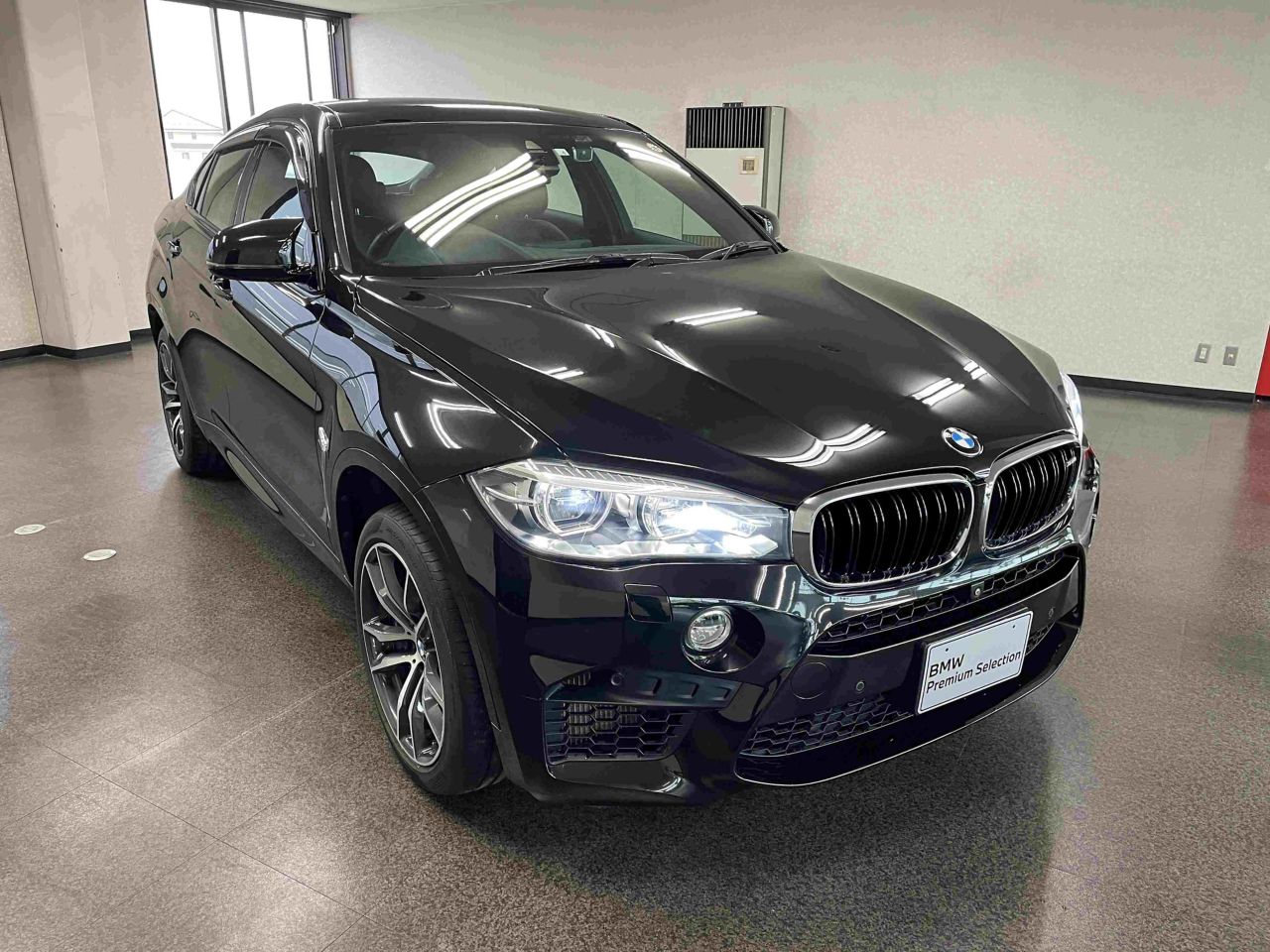 X6M RHD