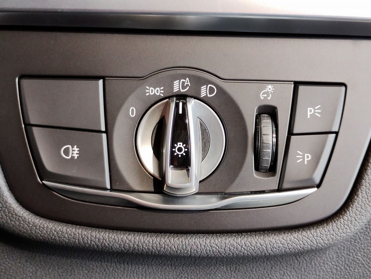 G01 X3 M40d RHD LCI ZA