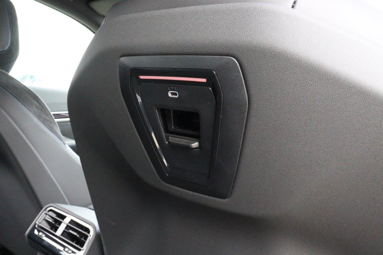 BMW i5 eDrive40 M Sport RHD
