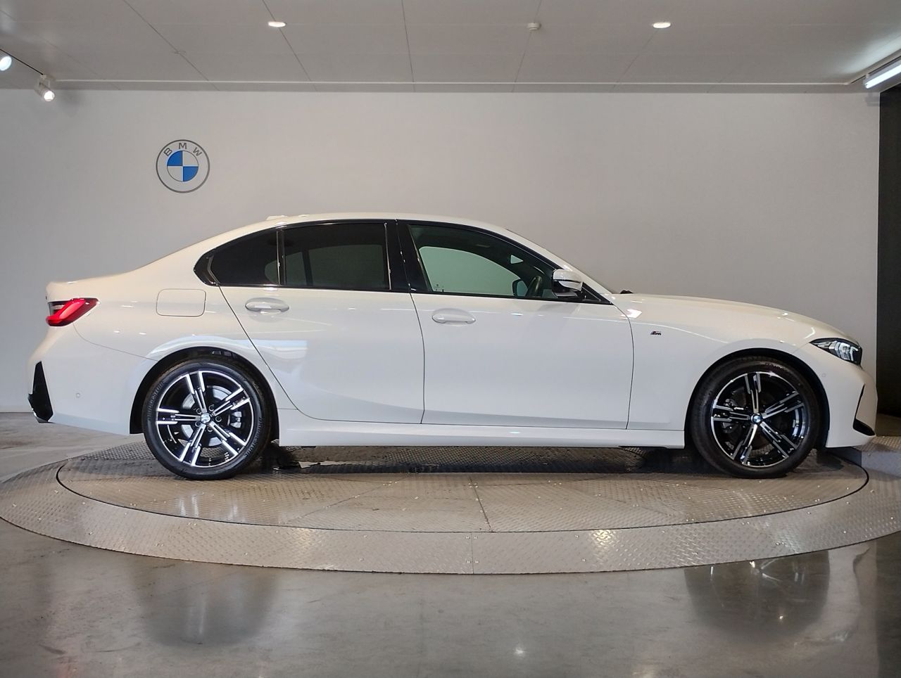 320d xDrive Berline RHD
