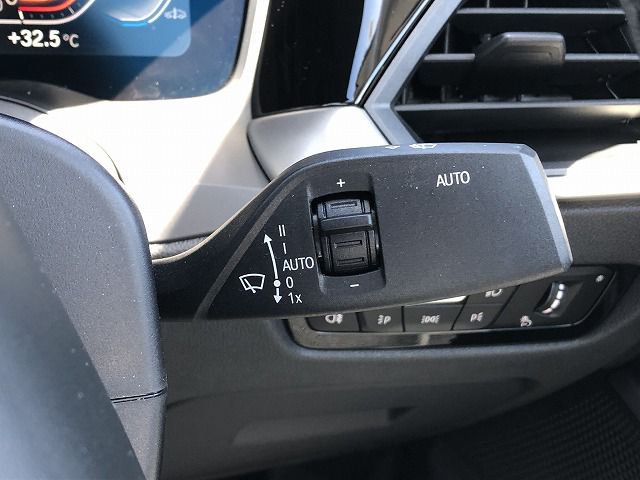 G20 320d xDrive RHD Saloon