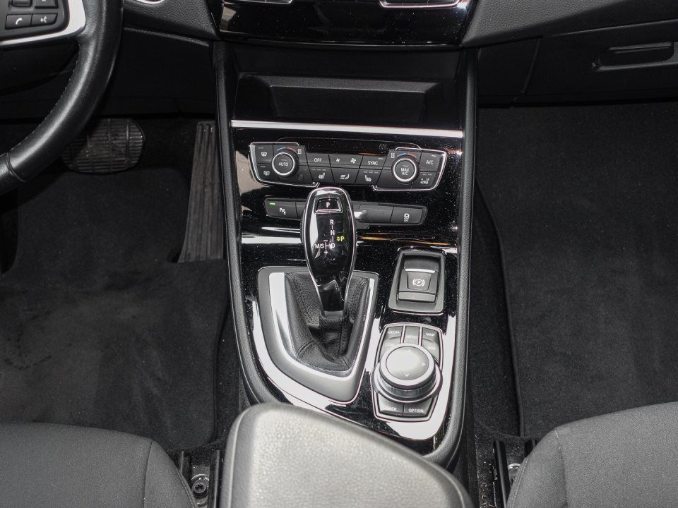 BMW 218