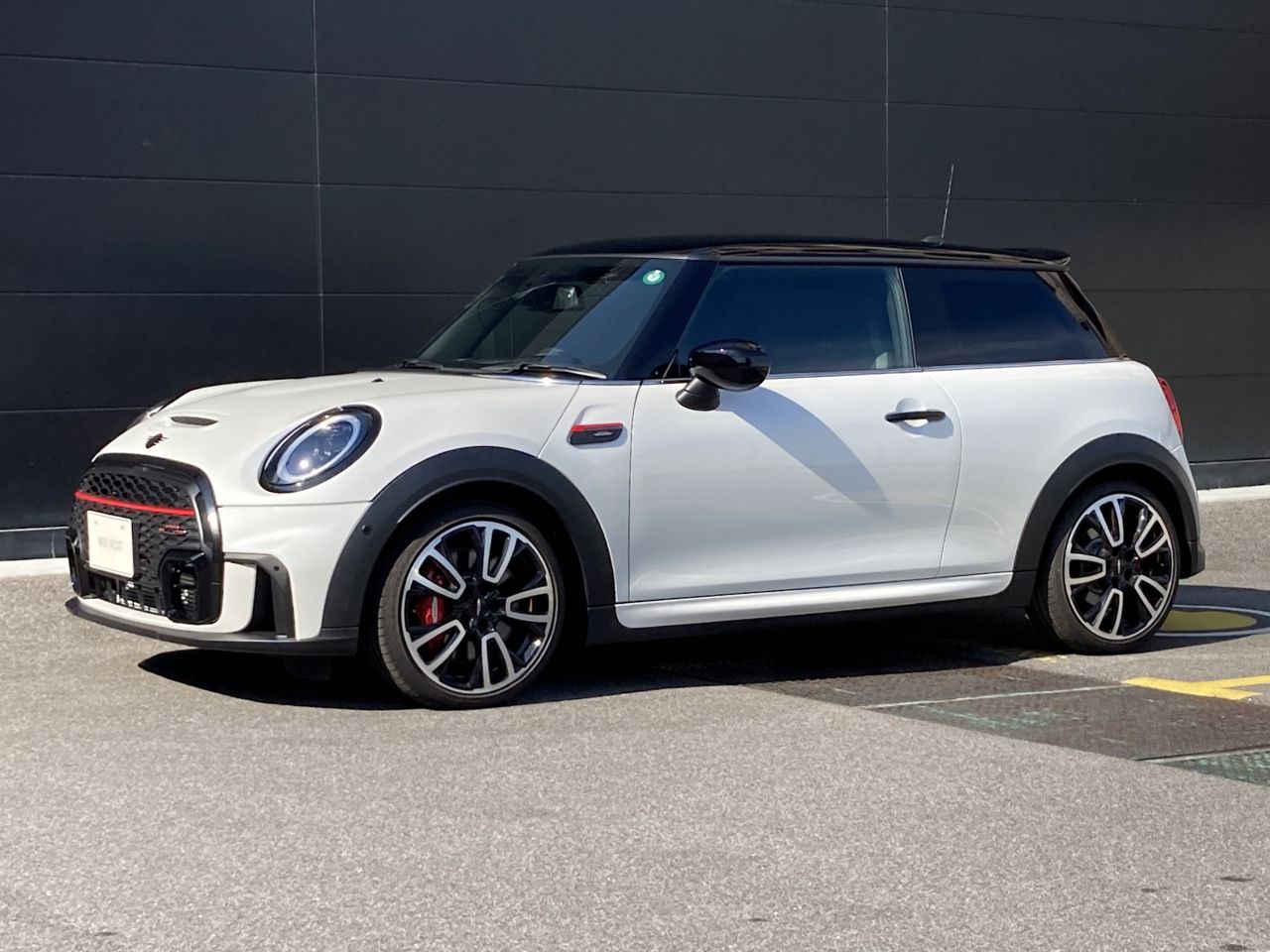 THE MINI JOHN COOPER WORKS.