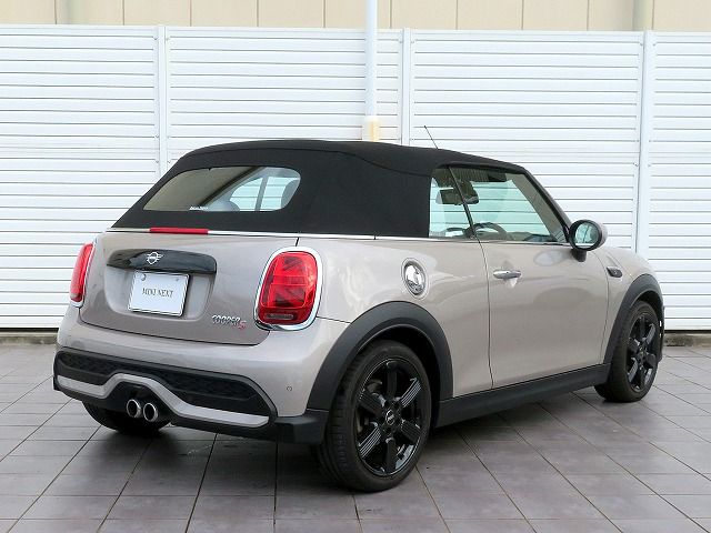 MINI Cooper S Convertible RHD