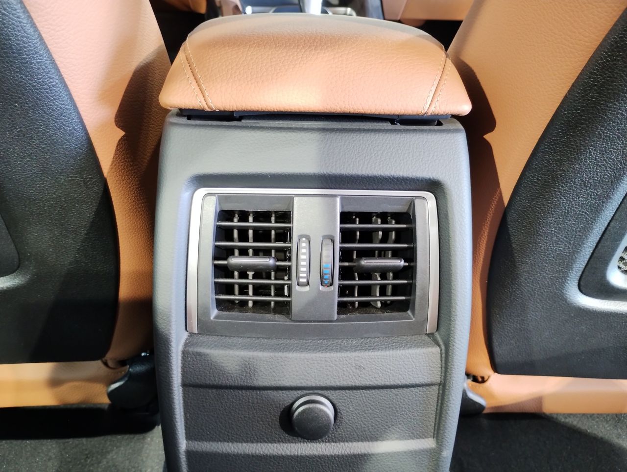 320D SEDAN RHD