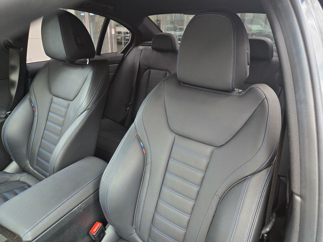 G20 320d xDrive RHD Saloon