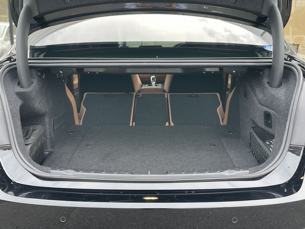 330E IPERFORMANCE SEDAN RHD