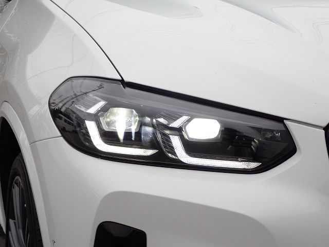 G02 X4 M40i RHD LCI