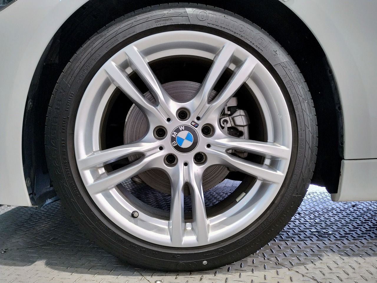 320I SEDAN RHD
