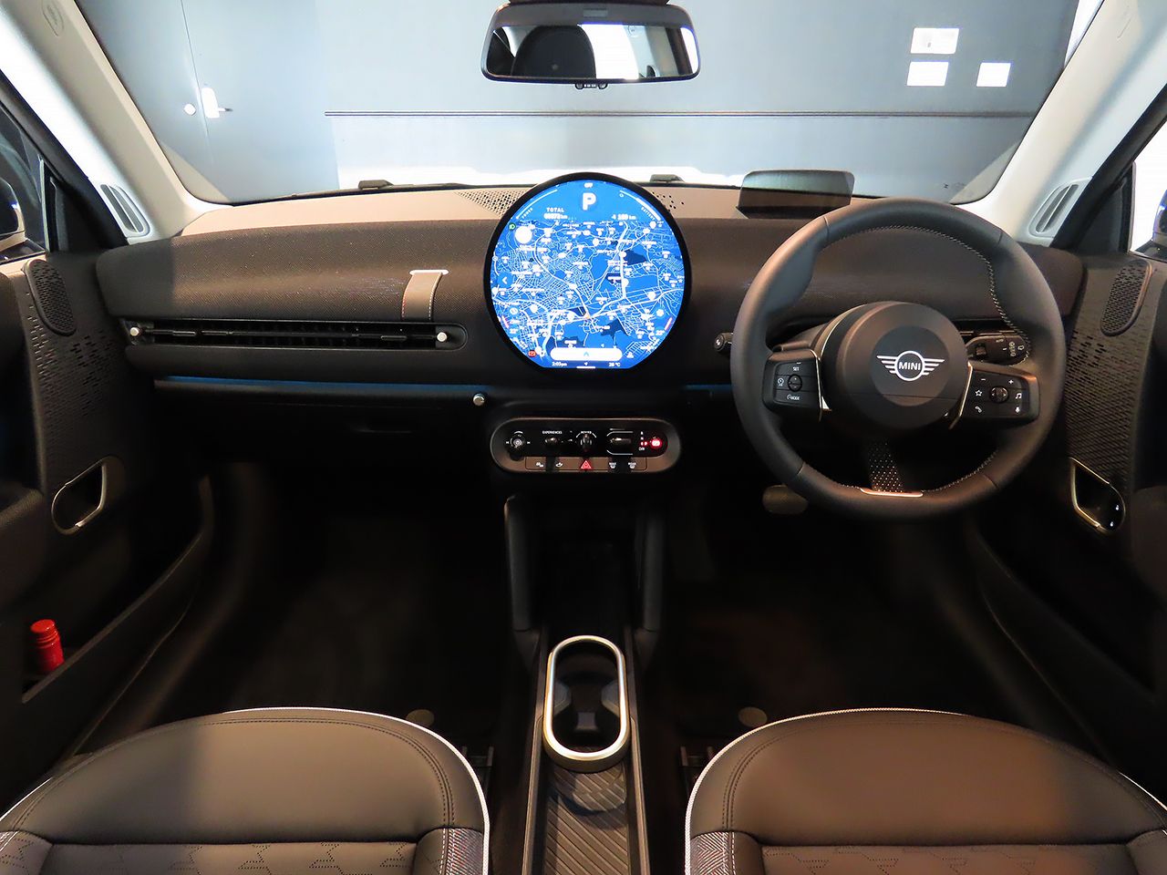 J01 MINI Cooper SE