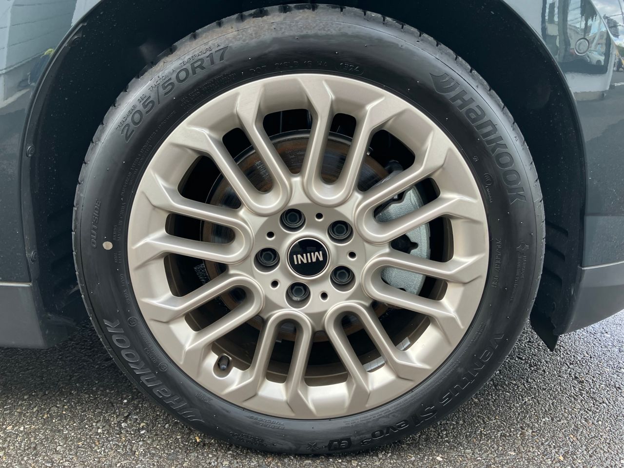 J01 MINI Cooper SE