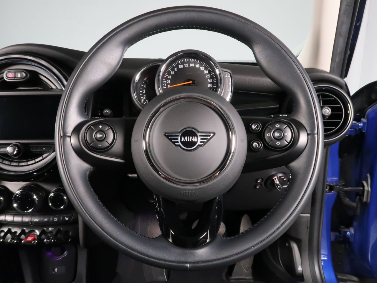 MINI F55 Cooper D 5dr Hatch LCI