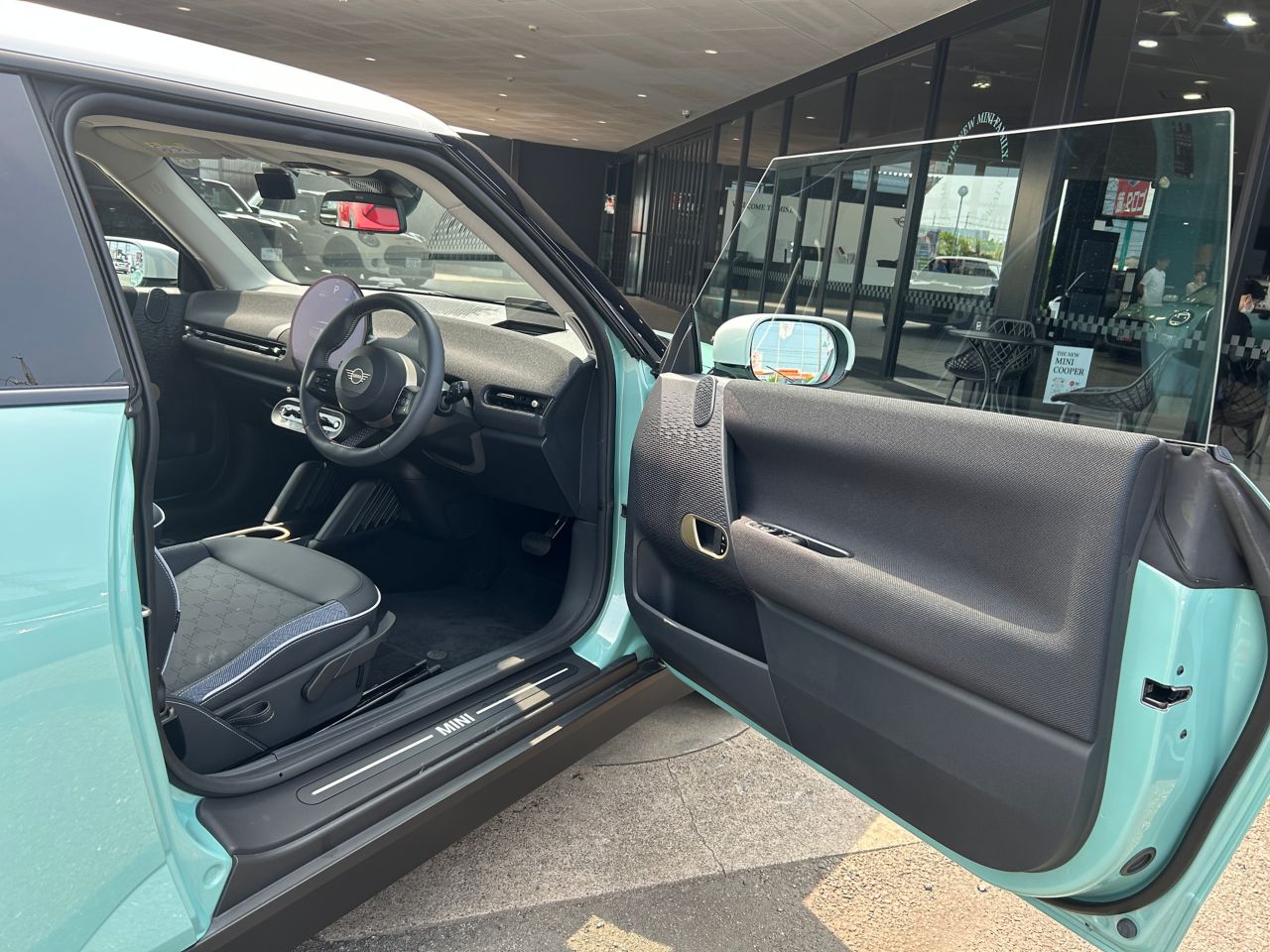 J01 MINI Cooper SE