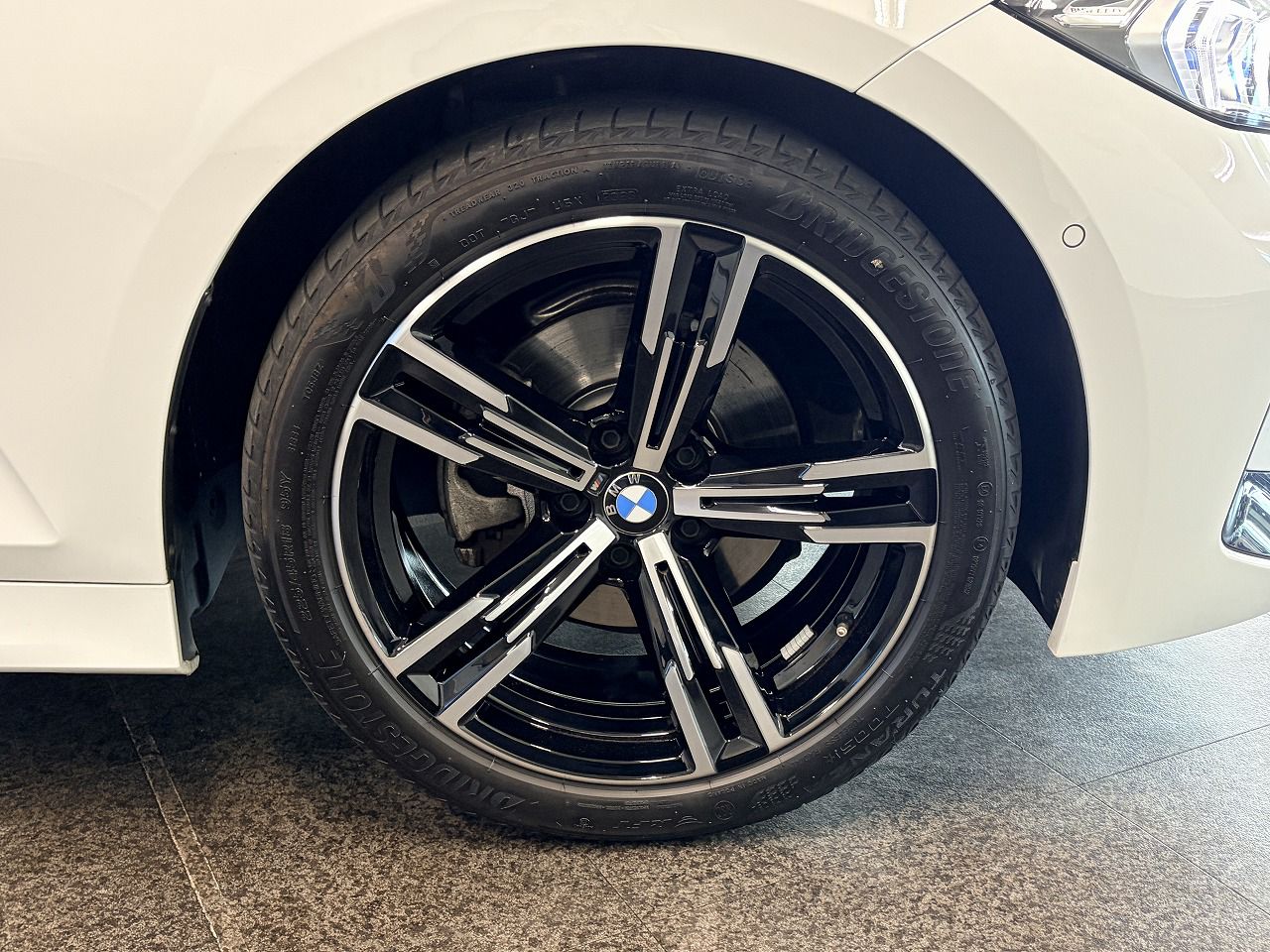 320d xDrive Berline RHD