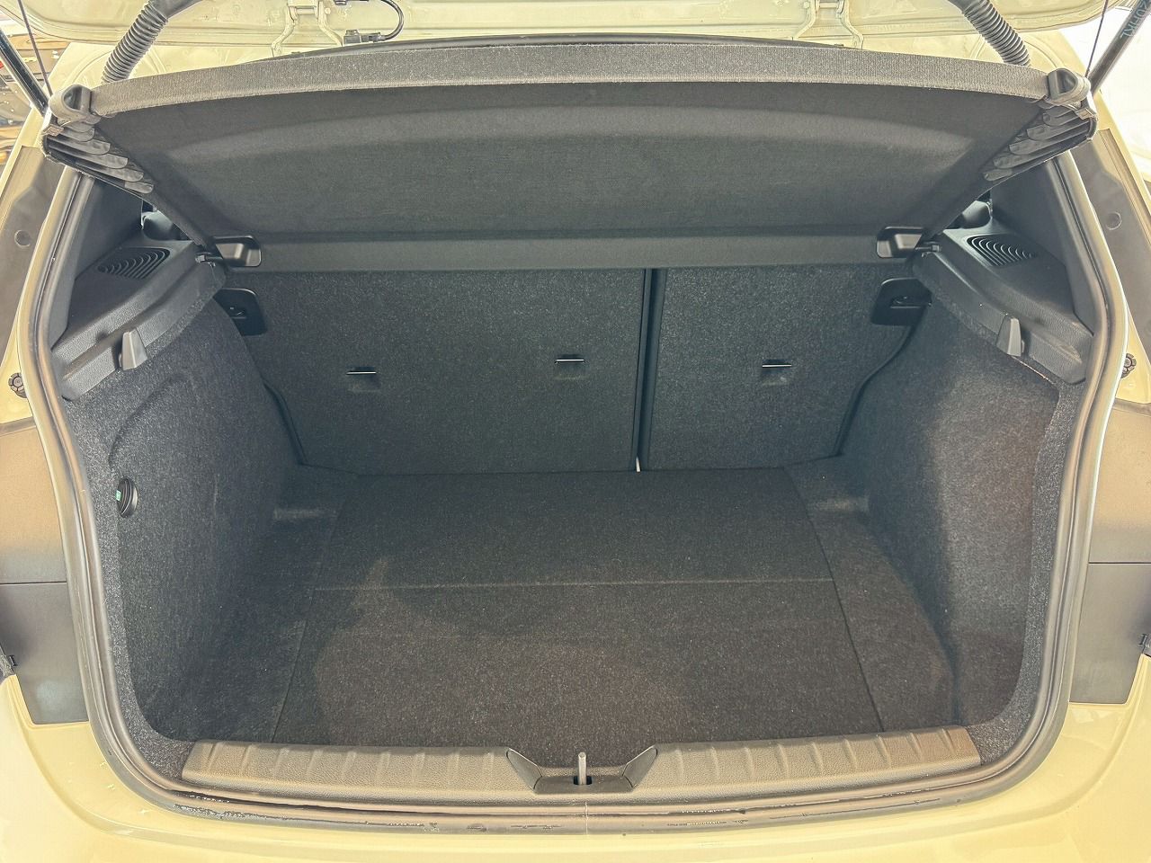 118D 5DOOR RHD