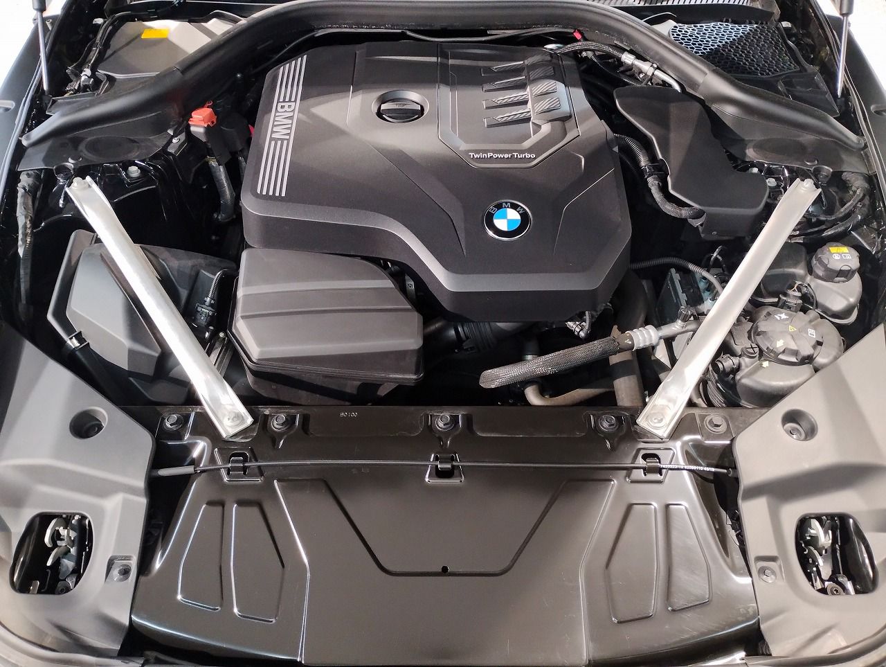 G29 z4 sDrive20i RHD