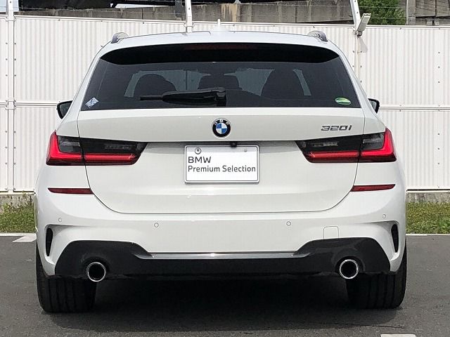 G21 320i RHD