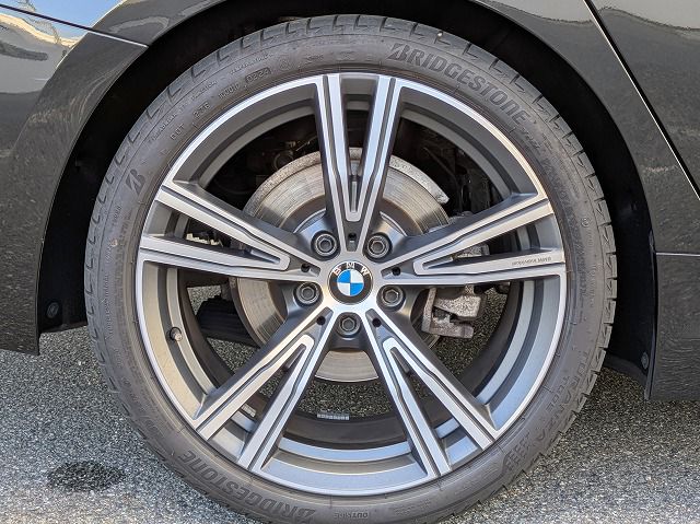 320d xDrive Berline RHD