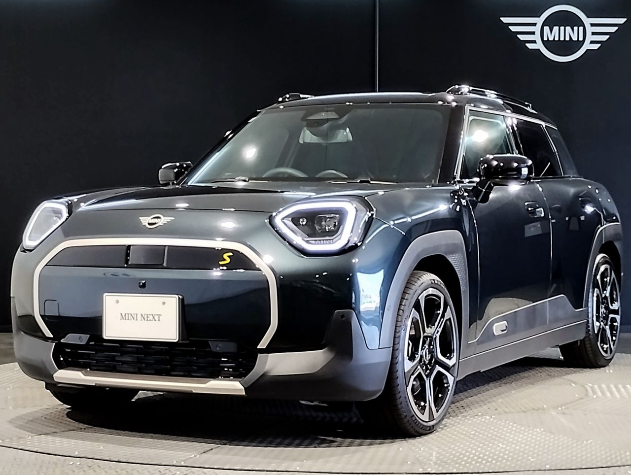 THE NEW ALL-ELECTRIC MINI ACEMAN SE