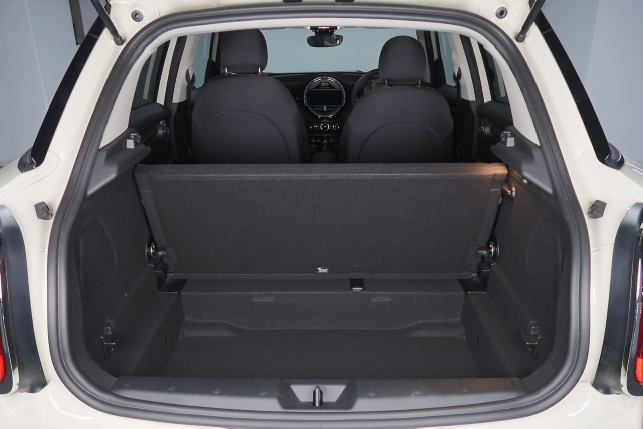 F55 MINI Cooper 5-Door Hatch LCI
