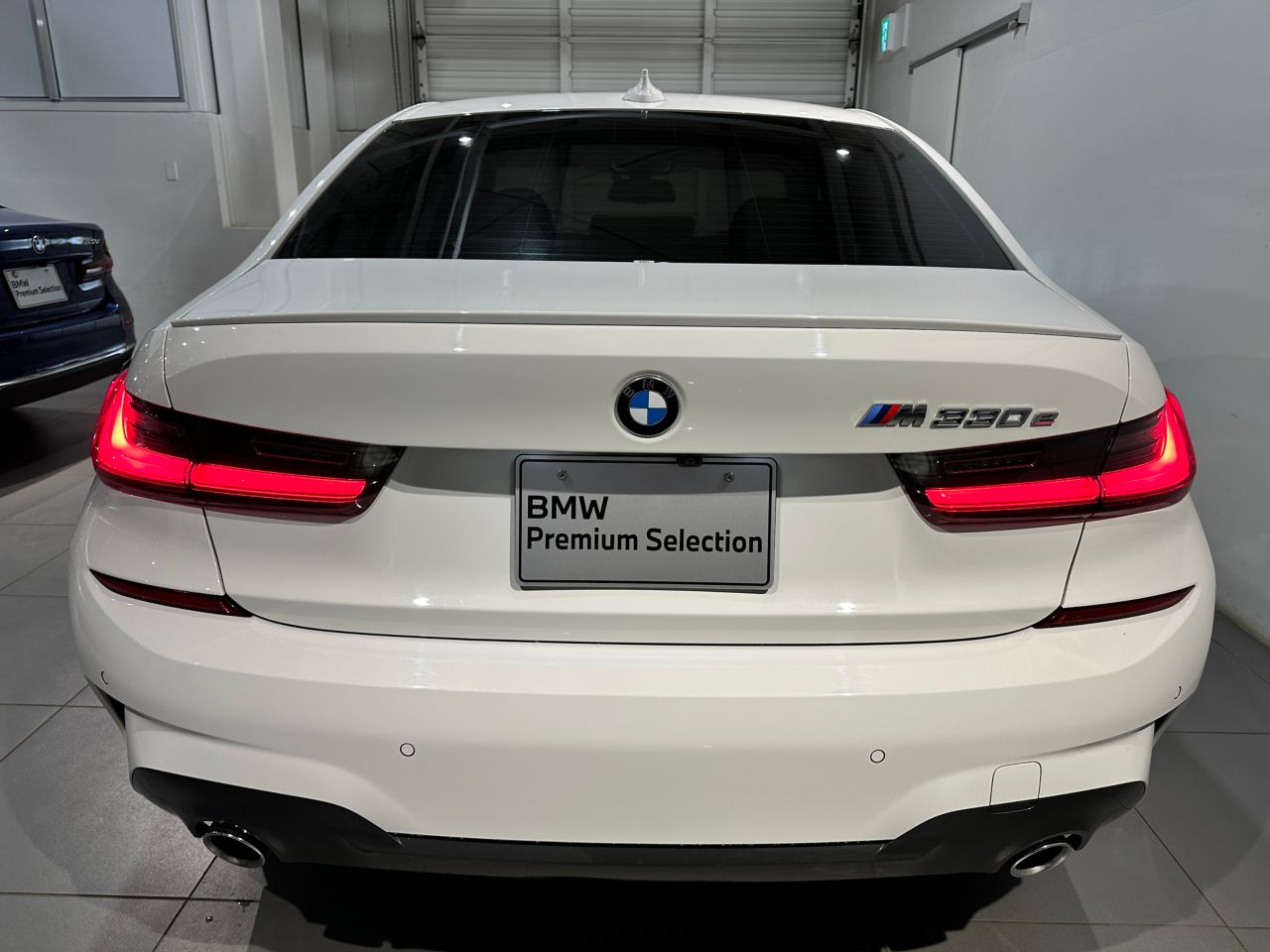 G20 330e Saloon RHD