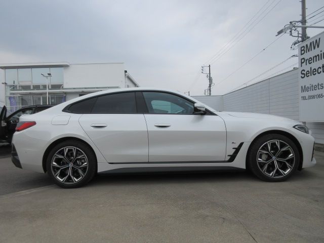 G26 i4 eDrive40 RHD