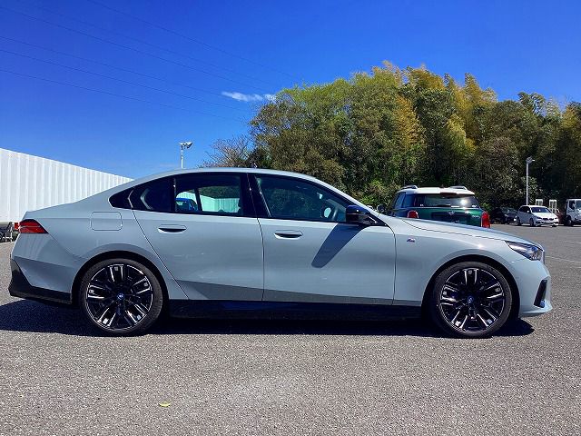 BMW i5 M60 xDrive Sedan RHD