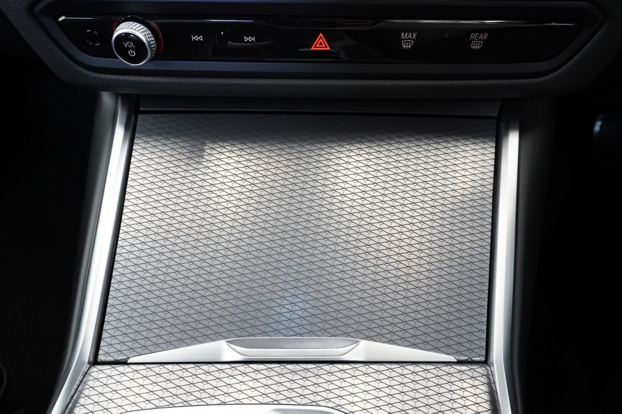 320d xDrive Berline RHD
