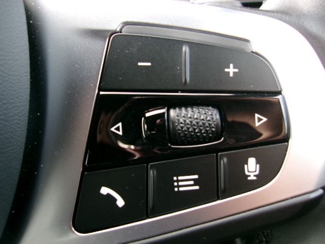 320d xDrive Berline RHD