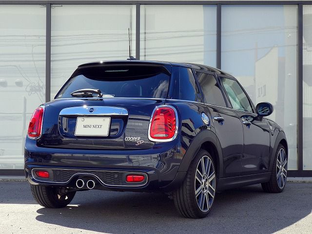 F55 COOPER S D(AT)