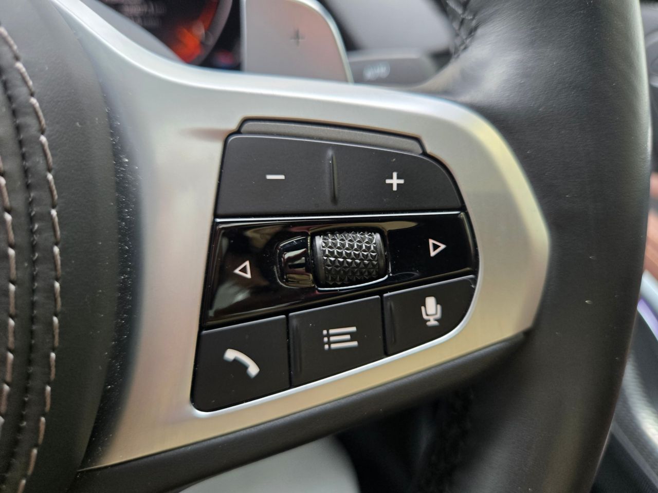 X* xDrive30d RHD