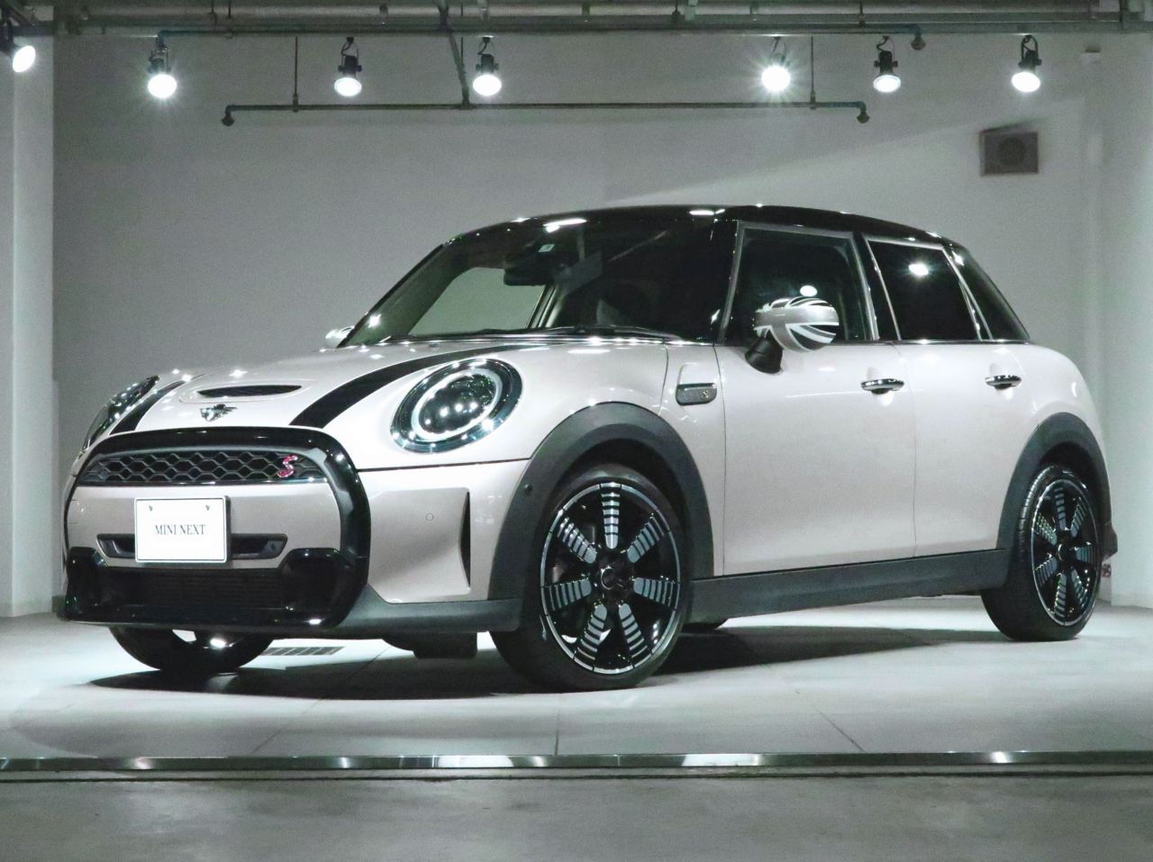 THE NEW MINI COOPER SD 5 DOOR.