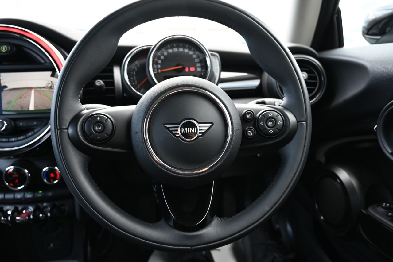 F56 MINI Cooper 3-Door Hatch LCI