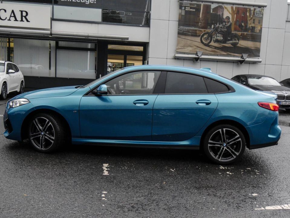 BMW 218