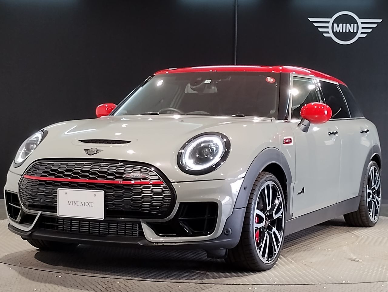 THE MINI JOHN COOPER WORKS CLUBMAN.