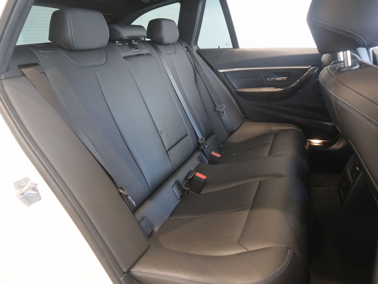 320I XDRIVE TOURING RHD