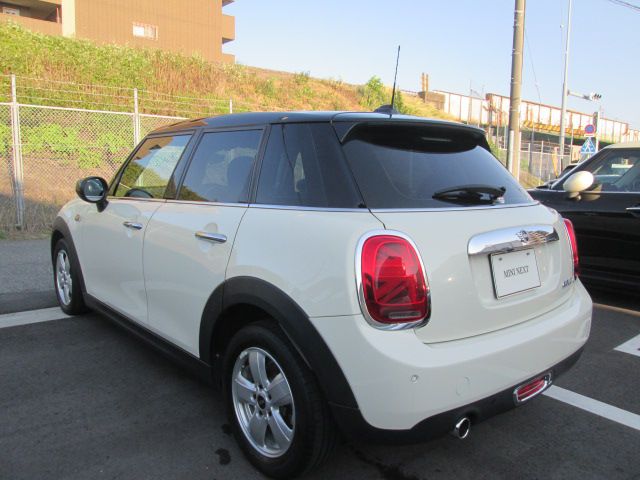 F55 MINI Cooper 5-Door Hatch LCI