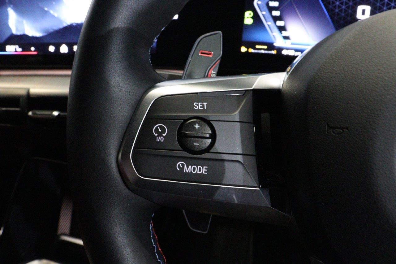 X2 M35i xDrive RHD