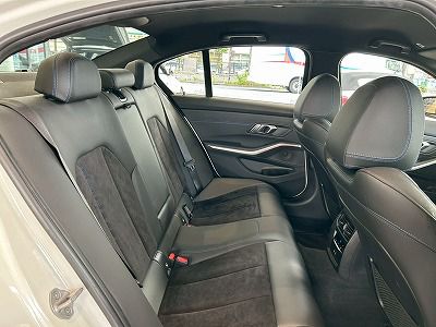 G20 330e Saloon RHD