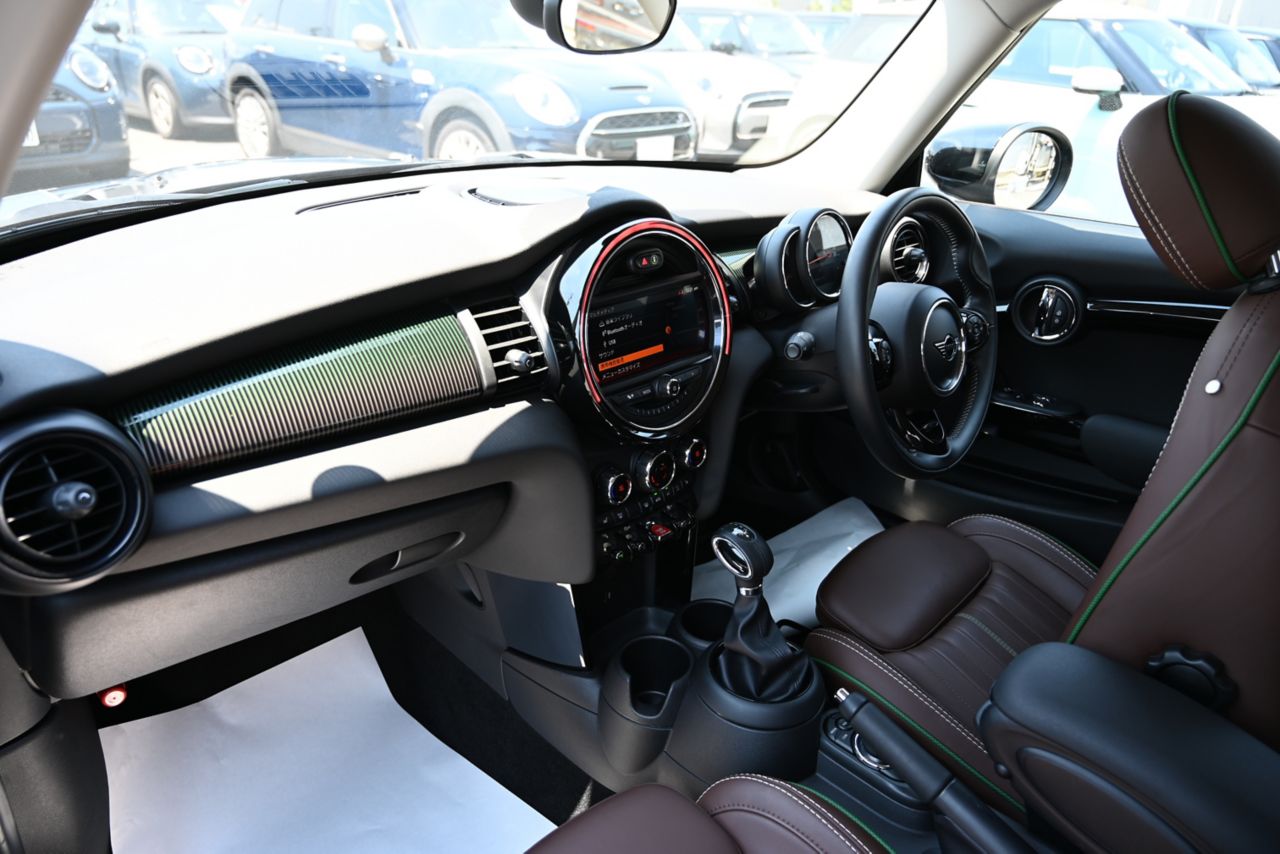 F56 COOPER D (AT)
