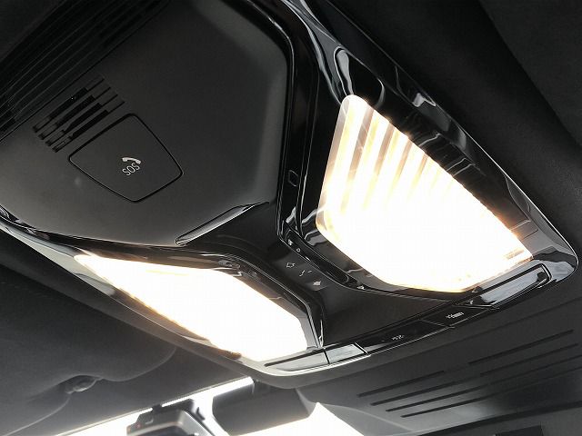 X7 xDrive40d RHD US