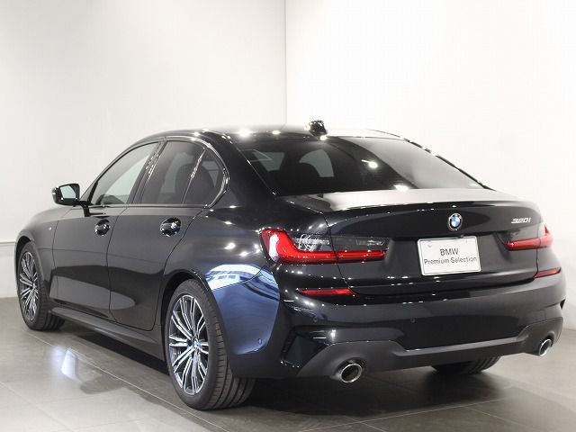 320i Sedan RHD