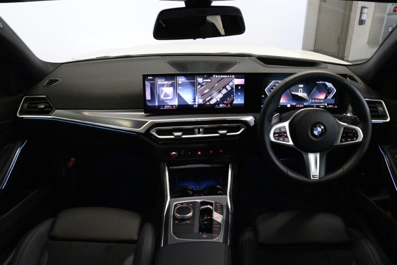 320d xDrive Berline RHD