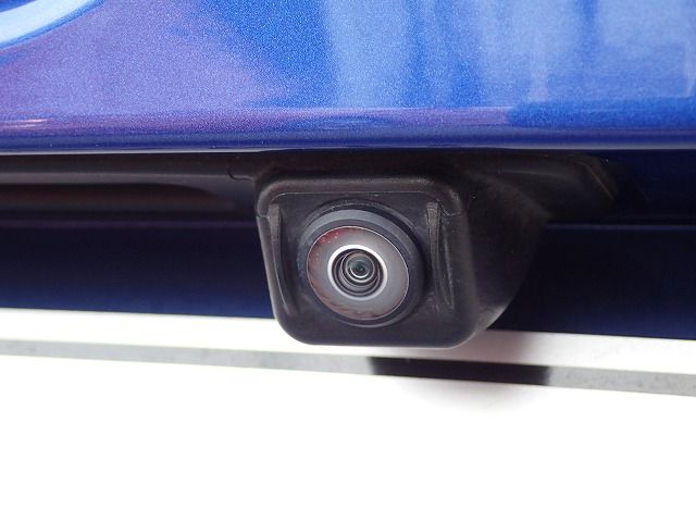G20 330e Saloon RHD