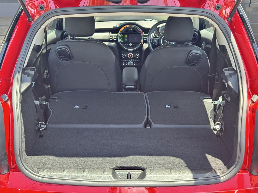 F56 COOPER D (AT)