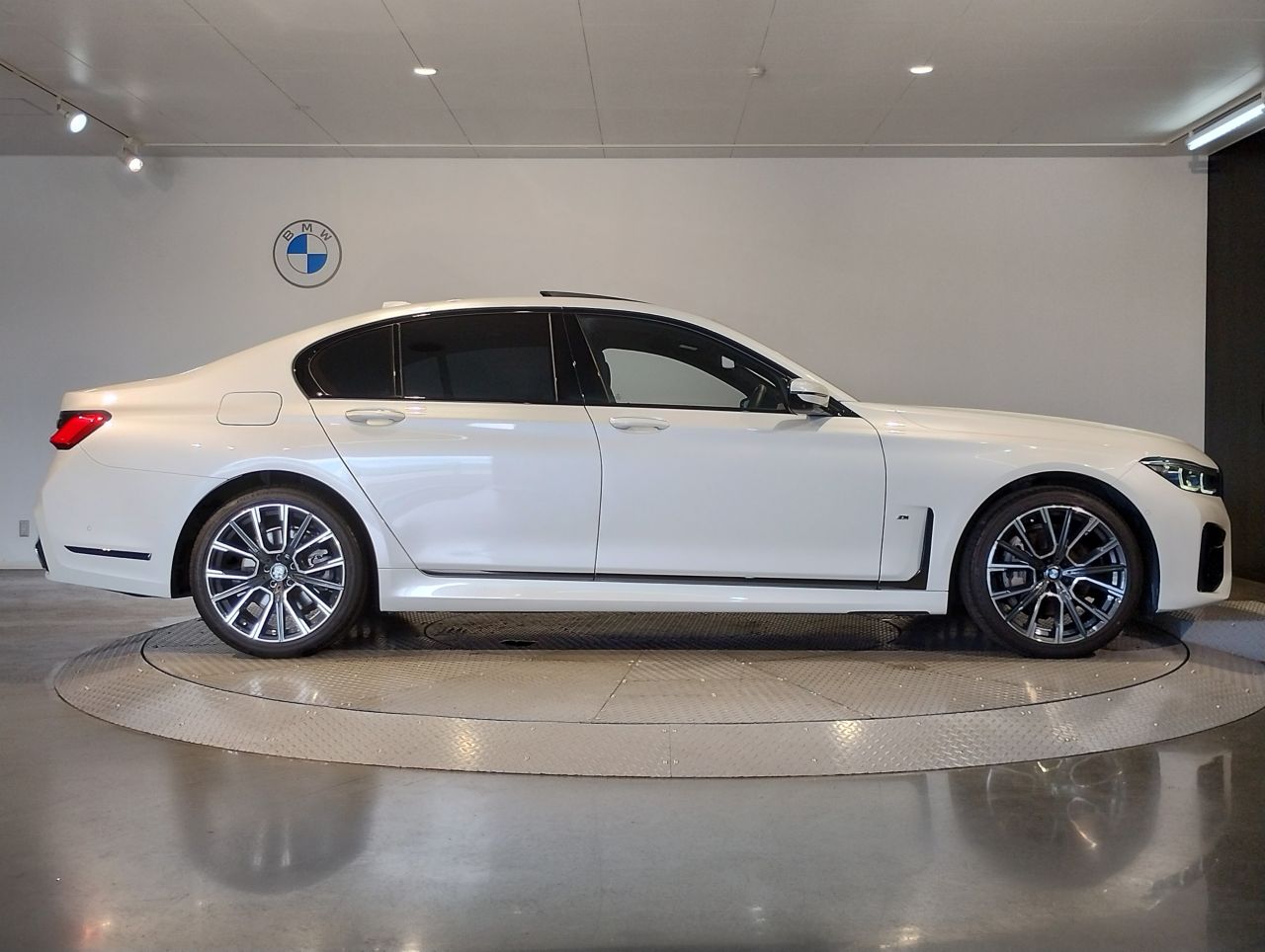 G11 740d xDrive Saloon RHD